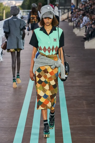 Look 29